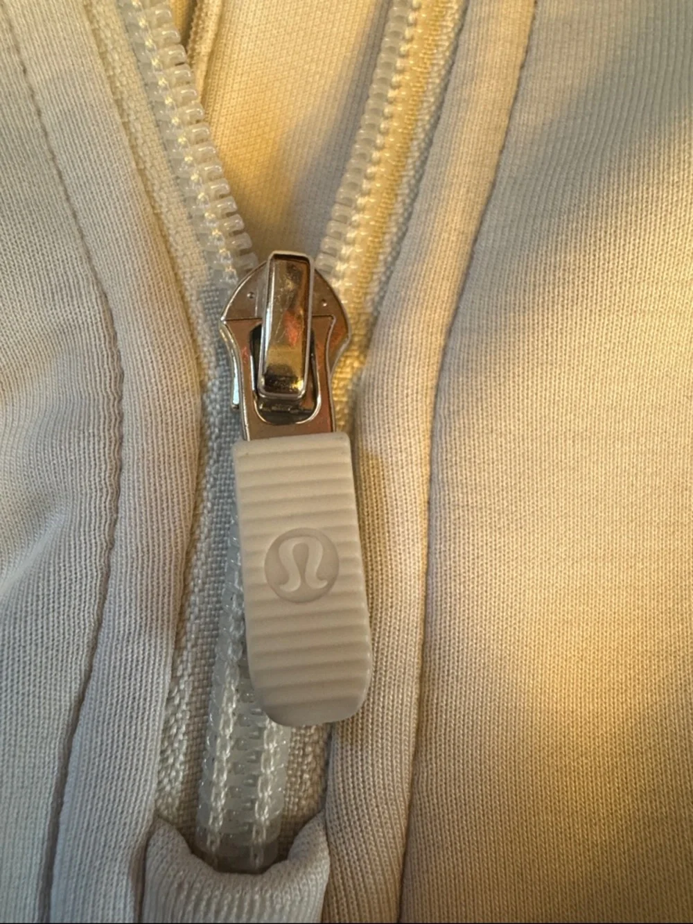 Amazing Lululemon women’s Brushed Soft Stream half zip crop top size 2 - Picture 7 of 7